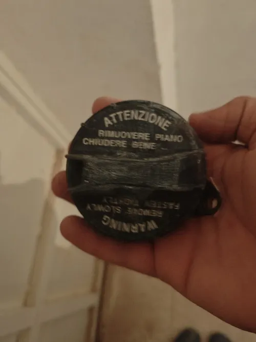 bouchon attrape essence hyundai i30 2019 et "Tampon d'absorption des chocs de la porte arrière G 