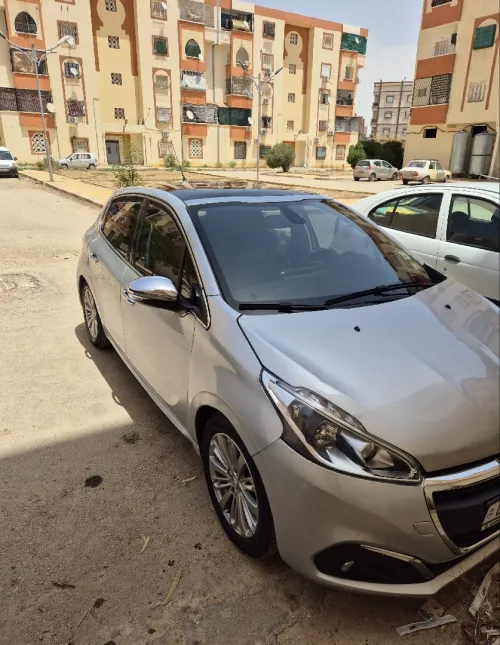 Peugeot 208 2016 Allure Facelift