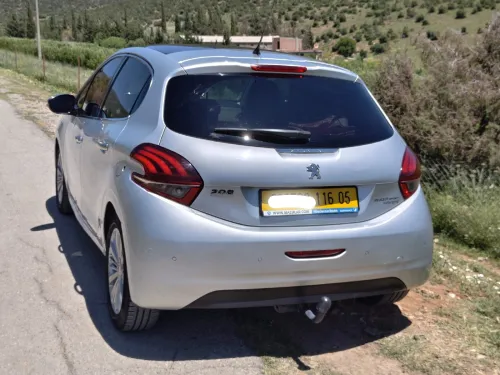 Peugeot 208 2016 Allure Facelift