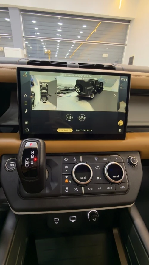 Land Rover DÉFENDRE 2024 HSE  3.0 V6 7 PLACES