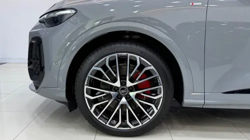 Audi Q5 2026 SLINE BLACK