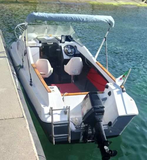 Bateau anglais 580