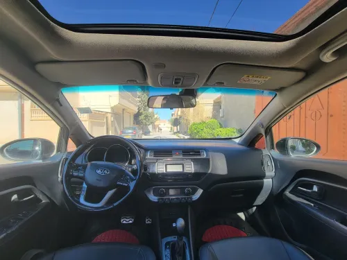 Kia Rio 5 portes 2015 Funny Facelift 