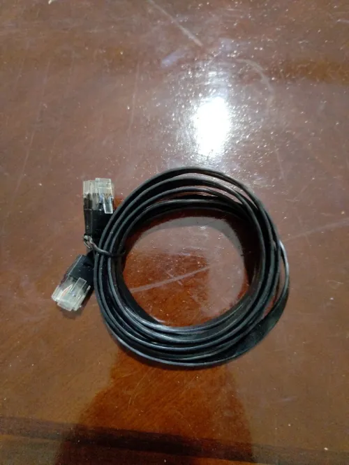 Plusieurs câble ethernet et fibre