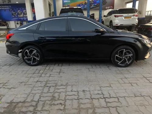 MG MG 5 Manuel 113-130 ch 2025 Manuel sans toit