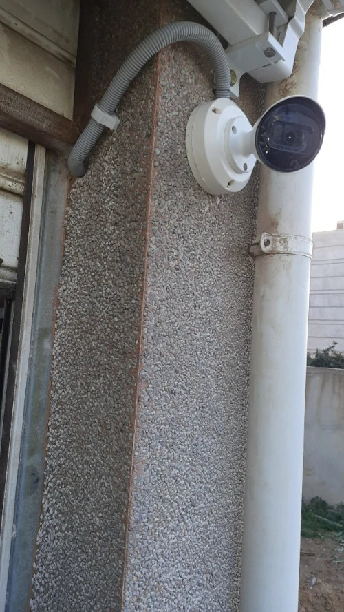 Installation des réseaux et des cameras de surveillance (intérieur & extérieur)