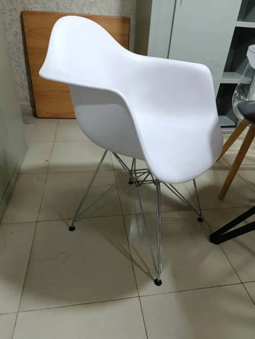 Chaises et tables