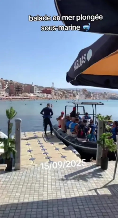 Parasol et équipement de plage et pisc