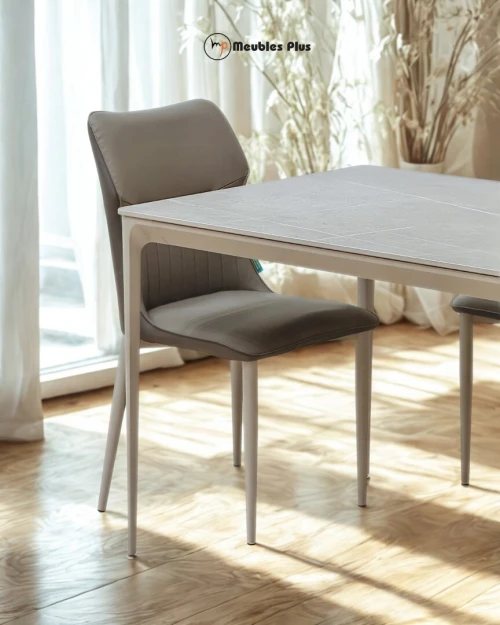 TABLE DE CUISINE AVEC 6 CHAISES 