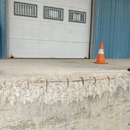 Butoir en caoutchouc pour quai en béton     Butée Plastique  protection quai chargment