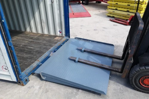 Rampe de Chargement Conteneur Rampe chargement container Rampe d'accès container niveleure de quai 