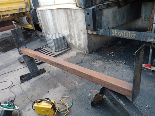 Reparation Maintenance installation Niveleur de quai    Guide roue    Butoir   Porte sectionnelle 