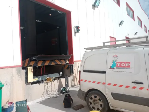 Reparation Maintenance installation Niveleur de quai    Guide roue    Butoir   Porte sectionnelle 