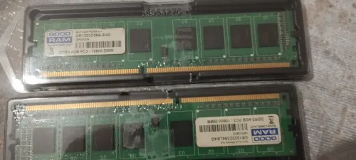 deux (02) ram 4g DDR3