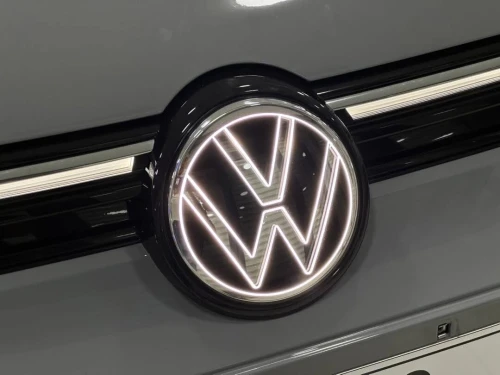 Volkswagen Golf 8 2025 R-Line