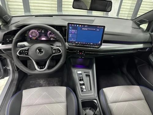 Volkswagen Golf 8 2025 R-Line