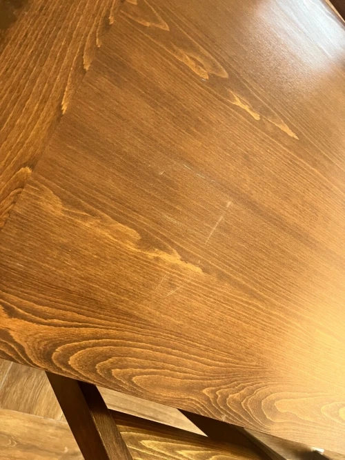 Table de cuisine 6 chaises en bois hêtre  bon état 