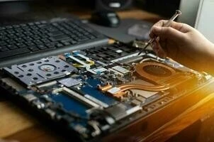 SERVICES DE RÉPARATION ET DE MAINTENANCE DES EQUIPEMENTS INFORMATIQUES