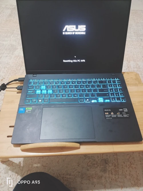 Asus v16