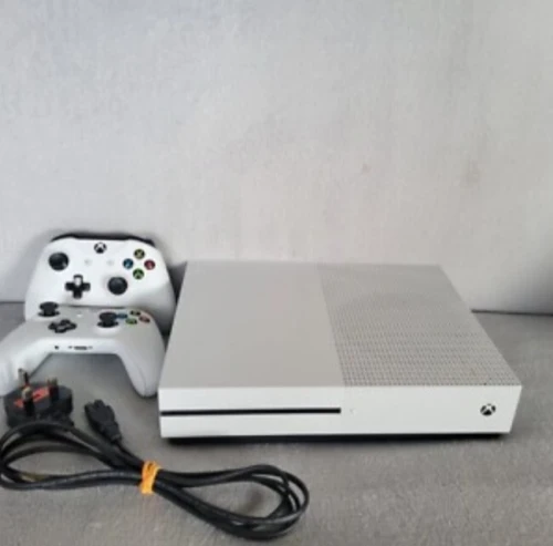 Xbox ètas 10/10 deux manette original utilisè 1 mois