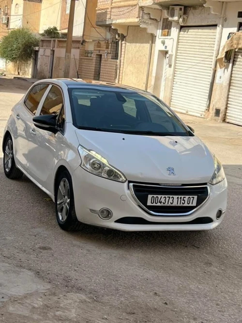 Peugeot 208 2015 Allure