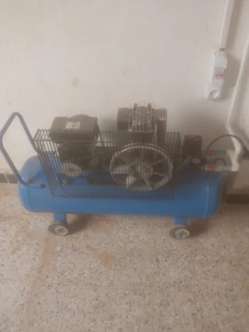 Pompe 200 bar + compresseur 100 L + aspirateur deux moteurs+ mousse 60 L