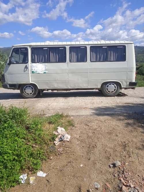 Peugeot carssan j9 2002