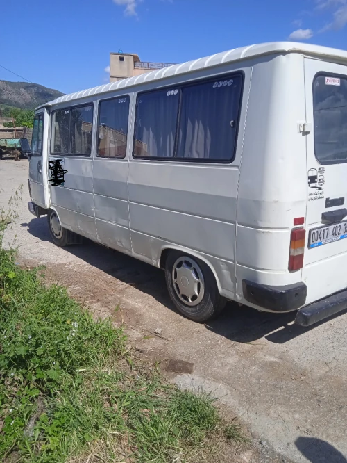 Peugeot carssan j9 2002