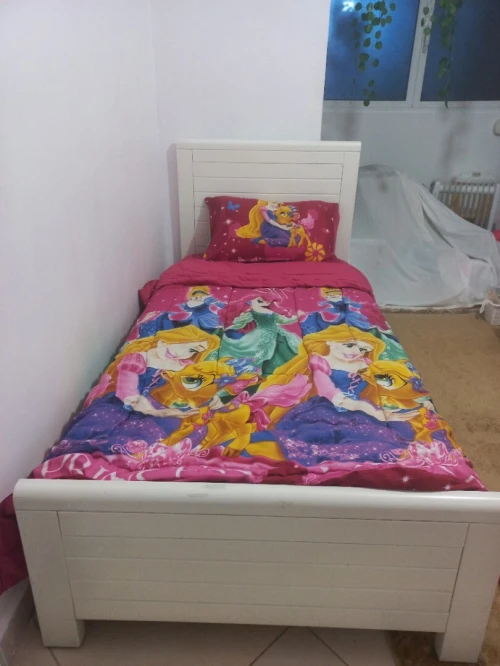 2 lits + une armoire