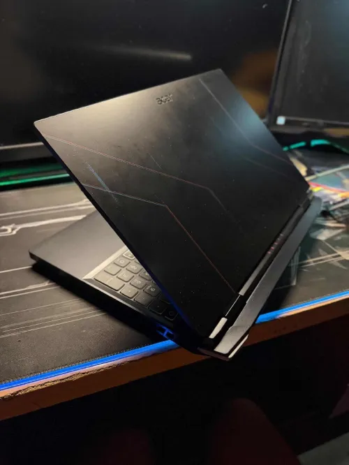 Acer nitro 5 RTX 4060 8GB