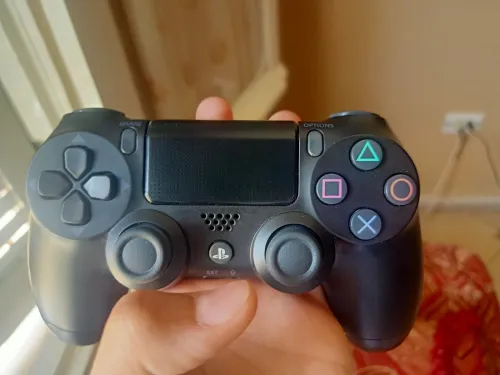 mannete ps4 original V2 كابة من فرنسا مستعملة 15 يوم