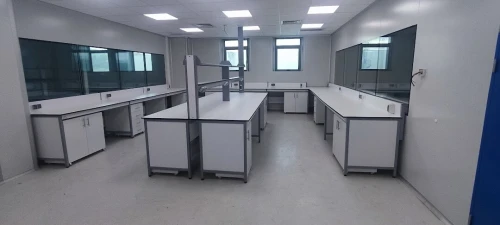 تصميم وتجهيز المختبرات باحترافية عالية | طاولات وتجهيزات مخبرية عصرية  Conception et Équipement de Laboratoires Professionnels | Paillasses et Solutions Modernes