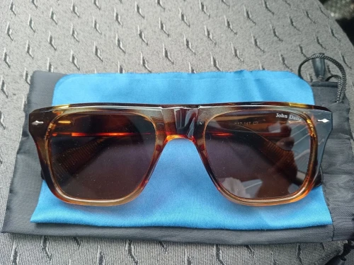 LUNETTE DE SOLEIL HOMMES ET FEMMES