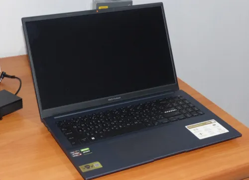 PC = Asus Vivobook Pro 15 OLED
