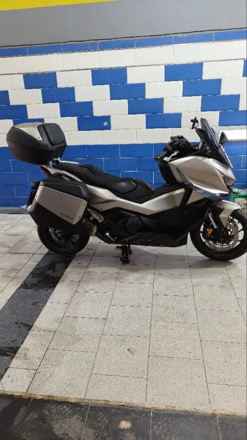 Honda Forza 750 