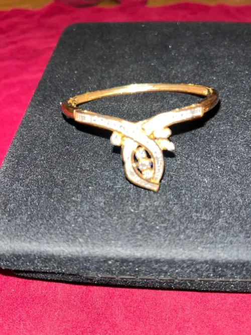 Bijoux différents