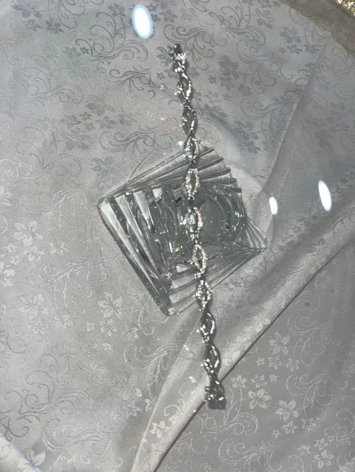 Bijoux différents