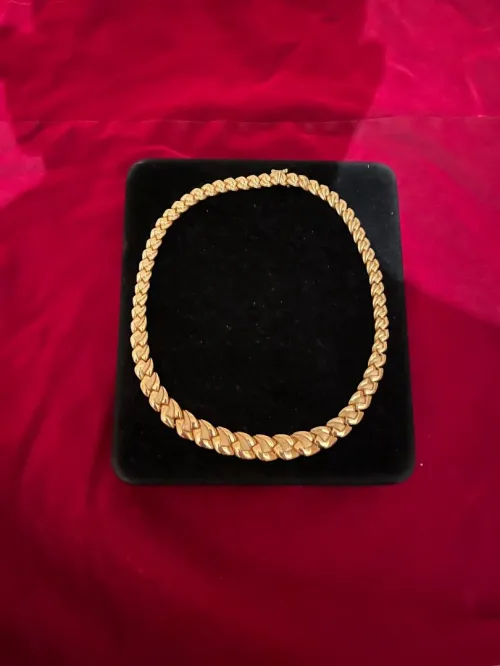 Bijoux différents