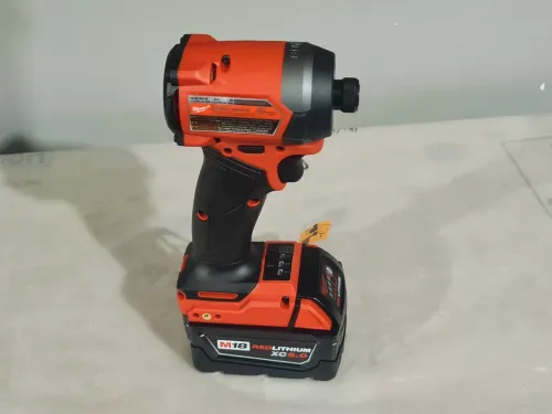 MILWAUKEE 3697-22 kit 2 machines 4ème génération perceuse + Visseuse à choc (USA-AutoStop)