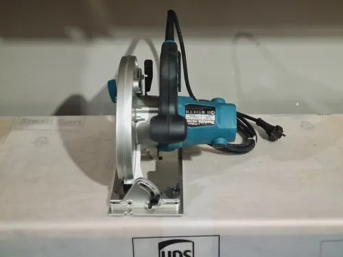 Scie circulaire électrique 190mm 1200W - MAKITA HS7601 coffret (Romania)