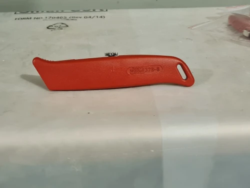 SAM 378-8 - Cutter Retractable Alliage Leger +5 lames (France)