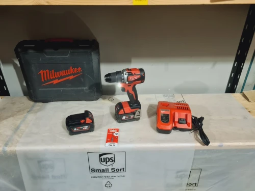 perceuse visseuse compact 18V 5.0Ah - MILWAUKEE M18 CBLDD (BL-2020)