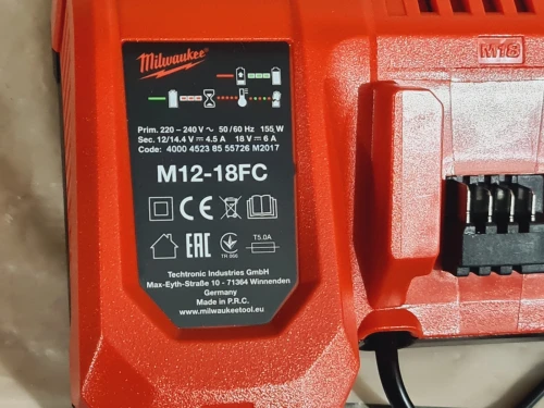 Chargeurs multi-voltage 12V-18V MILWAUKEE M12-18C / M12-18FC (normal-rapide)