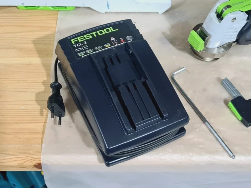 Scie oscillant / outil multifonction FESTOOL VECTURO OSC 18 Li 3.1 E-Set + accessoires (Germany)