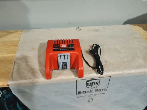 Perforateur sans fil MILWAUKEE V 18H sans batteries (2007-Germany)