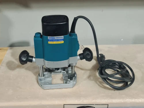 Défonceuse compact 850W VIRUTEX FR77C (Spain)