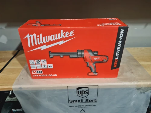 Pistolet Silicone / colle 18V 4500Nm MILWAUKEE C18 PCG-0B 310ml (SOLO)
