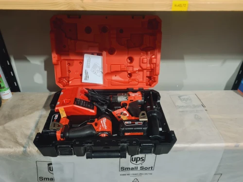 MILWAUKEE 3697-22 kit 2 machines 4ème génération perceuse + Visseuse à choc (USA-AutoStop)