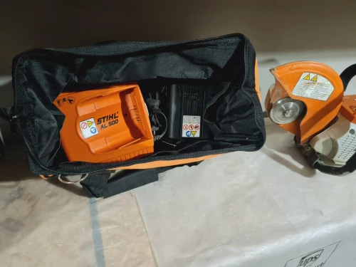 découpeuse 230mm à batterie 36V 7.2Ah STIHL TSA 230 à sec ou à eau (BL-2018)