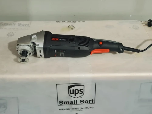 Polisseuse / ponceuse 1300W - SKIL Master 9950 MA (avec accessoire)